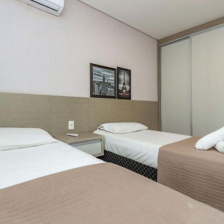 Boulevard Bombinhas: Beachfront Luxury Condo with Pool & 24/7 Security Exterior photo