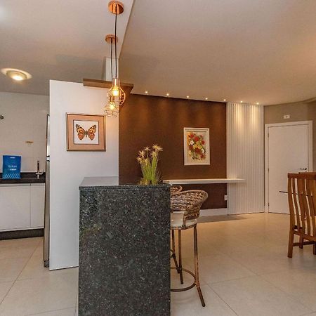 Boulevard Bombinhas: Beachfront Luxury Condo with Pool & 24/7 Security Exterior photo