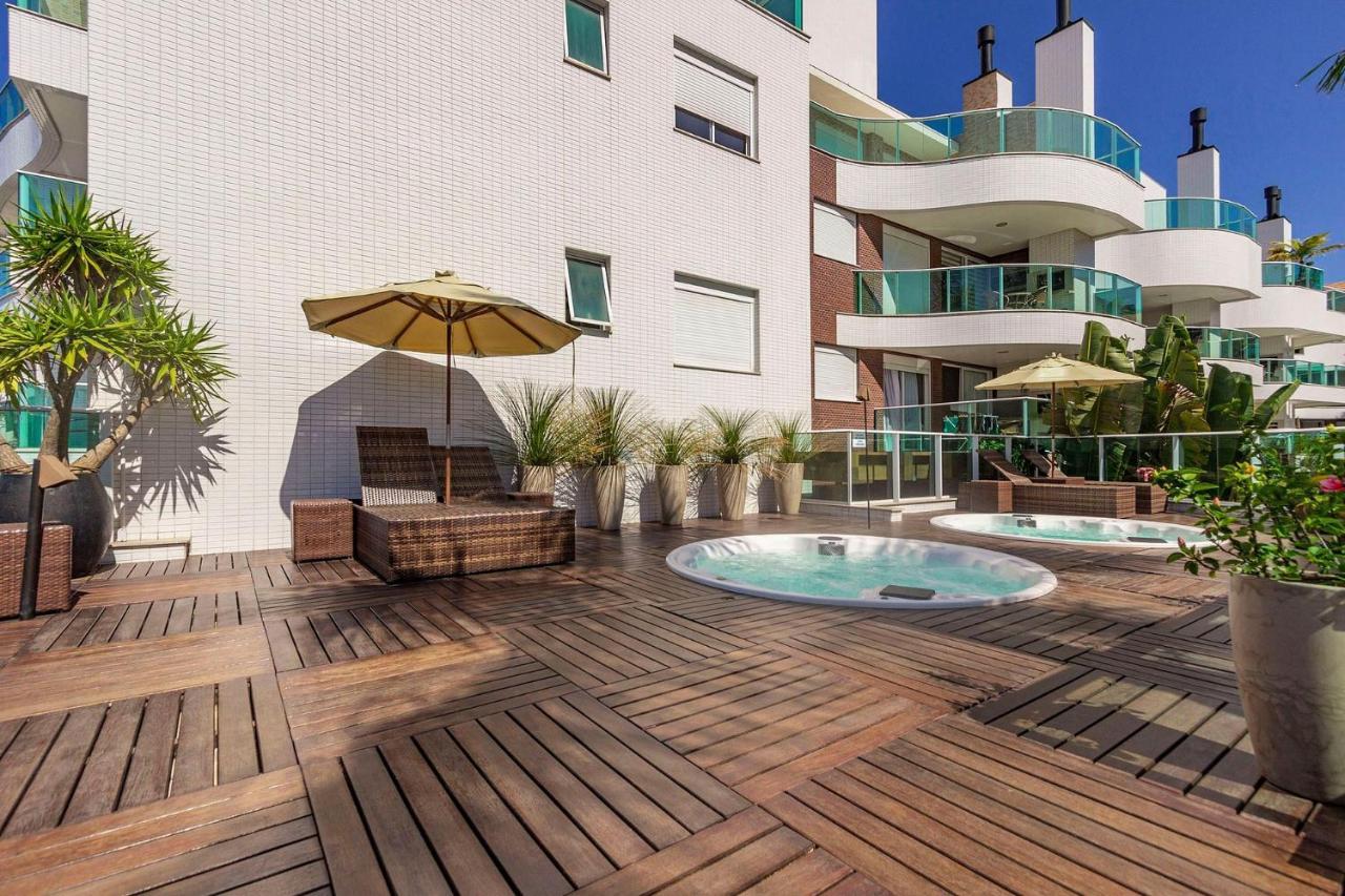 Boulevard Bombinhas: Beachfront Luxury Condo with Pool & 24/7 Security Exterior photo