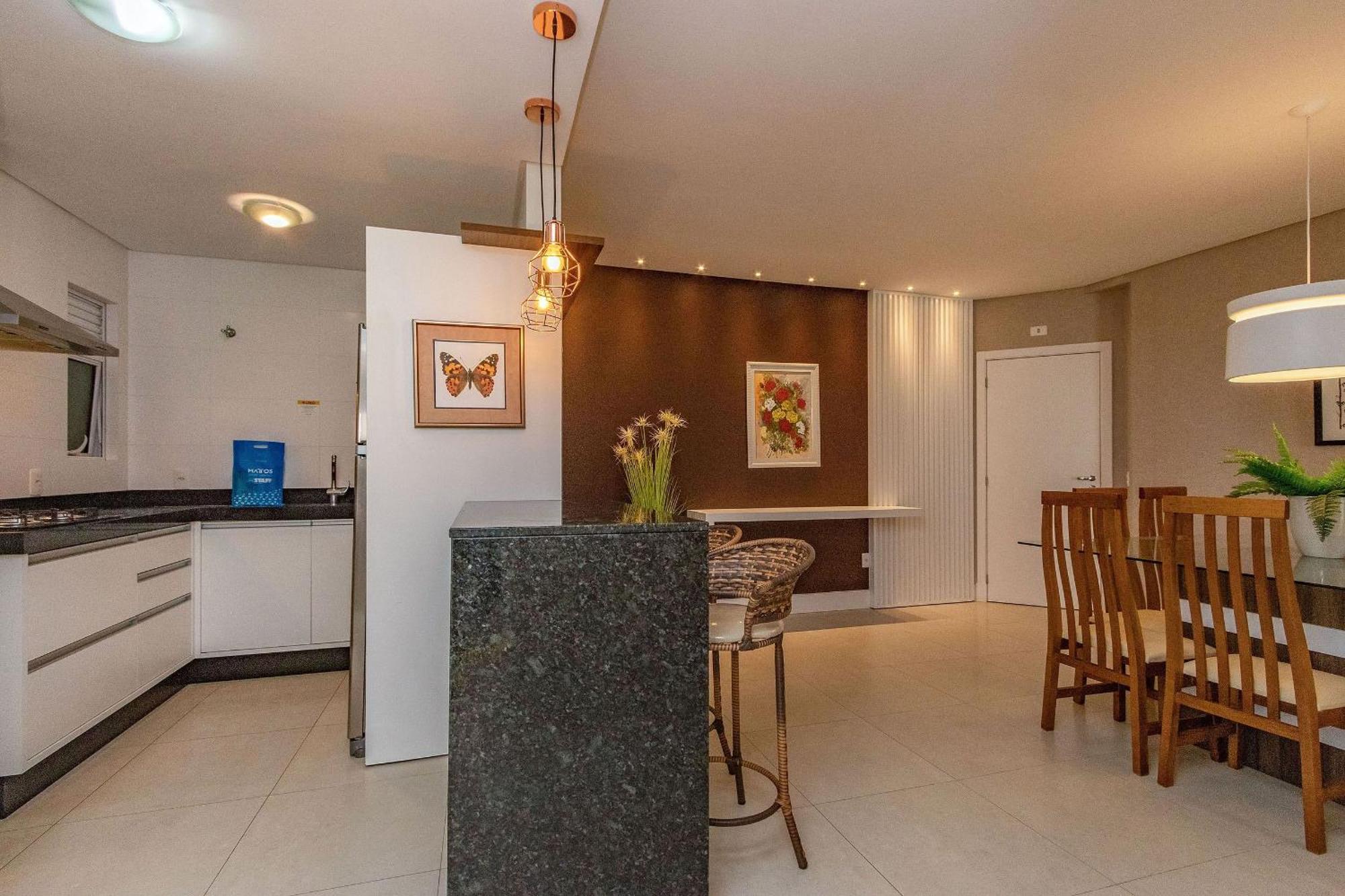 Boulevard Bombinhas: Beachfront Luxury Condo with Pool & 24/7 Security Exterior photo